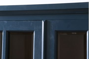 中古　北海道民芸　ペイント家具　シックでクールな雰囲気がお洒落な食器棚(収納棚、カップボード、キャビネット)