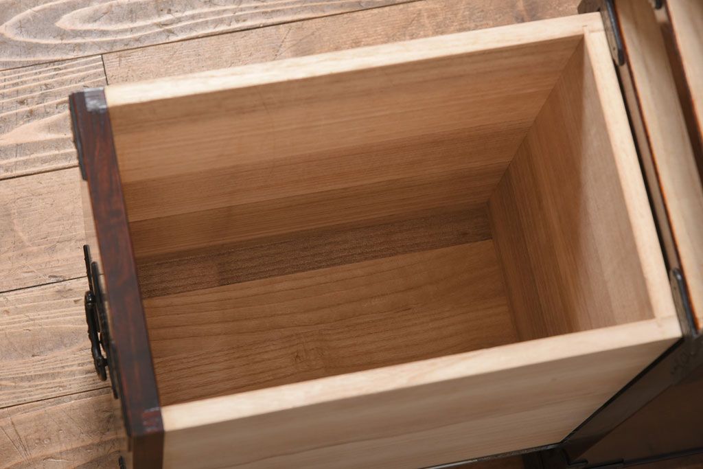 中古美品　伝統民芸家具　岩谷堂箪笥　菊幸　細身のサイドチェスト(立タンス)