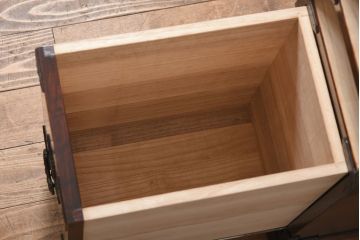 中古美品　伝統民芸家具　岩谷堂箪笥　菊幸　細身のサイドチェスト(立タンス)