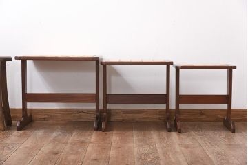 ヴィンテージ家具　北欧ビンテージ　G-PLAN(ジープラン)　チーク材　タイルトップがおしゃれなネストテーブル(サイドテーブル)(1)