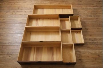 アンティーク家具　和製アンティーク　明治大正期　前面桐材　味わい深い趣の4尺最上箪笥(衣装箪笥、整理箪笥、桐箪笥、桐たんす)