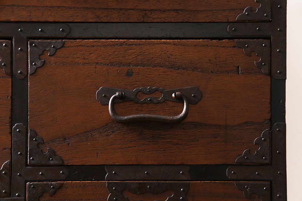 アンティーク家具　和製アンティーク　明治大正期　前面桐材　味わい深い趣の4尺最上箪笥(衣装箪笥、整理箪笥、桐箪笥、桐たんす)