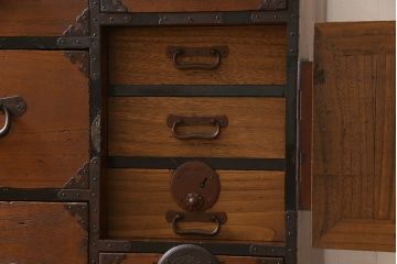 アンティーク家具　和製アンティーク　明治大正期　前面桐材　味わい深い趣の4尺最上箪笥(衣装箪笥、整理箪笥、桐箪笥、桐たんす)