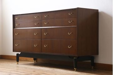 ヴィンテージ家具　北欧ビンテージ　G-PLAN(ジープラン)　BBシリーズ　シンプルモダンなサイドボード(引き出し)