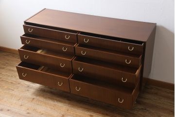 ヴィンテージ家具　北欧ビンテージ　G-PLAN(ジープラン)　BBシリーズ　シンプルモダンなサイドボード(引き出し)