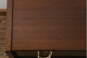 ヴィンテージ家具　北欧ビンテージ　G-PLAN(ジープラン)　BBシリーズ　シンプルモダンなサイドボード(引き出し)