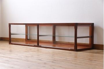 レトロ家具　和製アンティーク　レトロなムードが高まるロータイプのガラスケース(ショーケース、陳列棚)