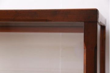 レトロ家具　和製アンティーク　レトロなムードが高まるロータイプのガラスケース(ショーケース、陳列棚)