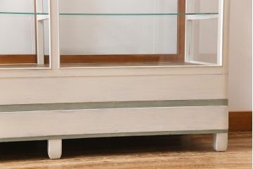 ペイント家具　レトロで落ち着いたカラーのガラスケース(ショーケース、陳列棚)