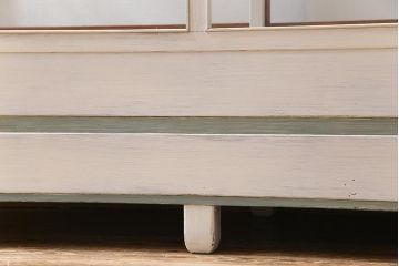 ペイント家具　レトロで落ち着いたカラーのガラスケース(ショーケース、陳列棚)