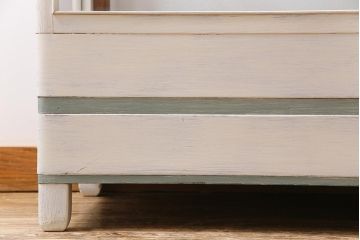 ペイント家具　レトロで落ち着いたカラーのガラスケース(ショーケース、陳列棚)