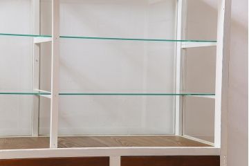 ペイント家具　レトロで落ち着いたカラーのガラスケース(ショーケース、陳列棚)