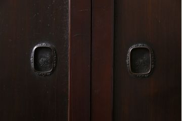 和製アンティーク　裏表で異なる取っ手が魅力の帯戸(板戸、引き戸、建具)2枚組