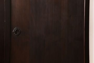 和製アンティーク　裏表で異なる取っ手が魅力の帯戸(板戸、引き戸、建具)2枚組