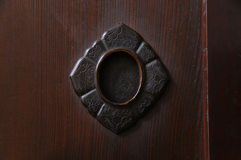 和製アンティーク　裏表で異なる取っ手が魅力の帯戸(板戸、引き戸、建具)2枚組