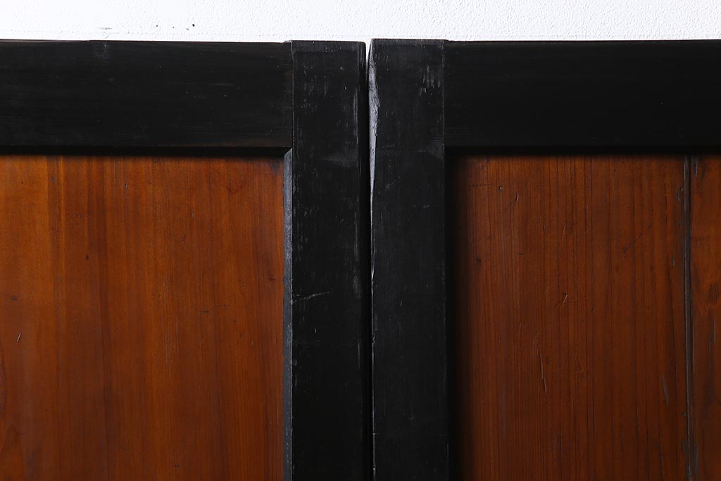 和製アンティーク　ヒノキ材　黒の縁がモダンな帯戸4枚セット(板戸、引戸、建具)