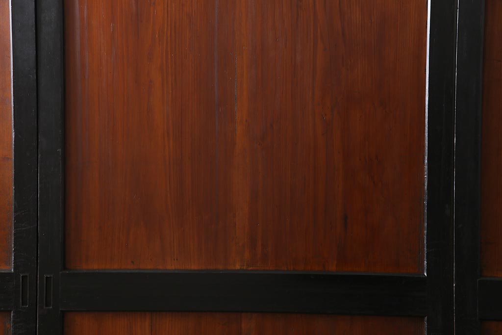 和製アンティーク　ヒノキ材　黒の縁がモダンな帯戸4枚セット(板戸、引戸、建具)