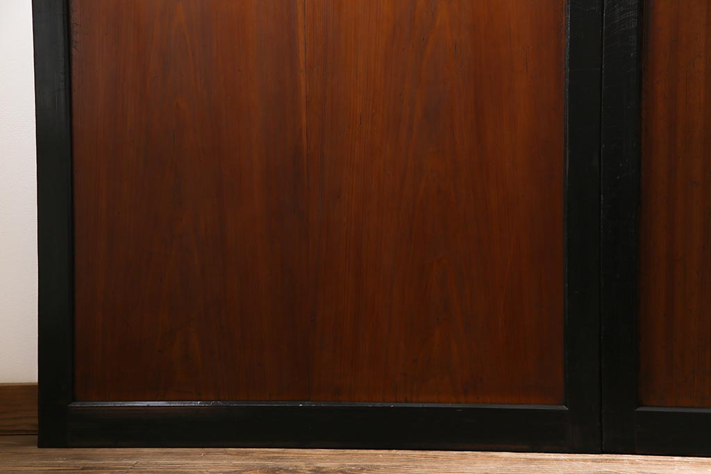 和製アンティーク　ヒノキ材　黒の縁がモダンな帯戸4枚セット(板戸、引戸、建具)