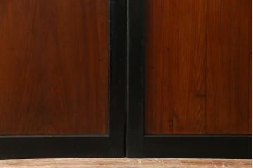 和製アンティーク　ヒノキ材　黒の縁がモダンな帯戸4枚セット(板戸、引戸、建具)