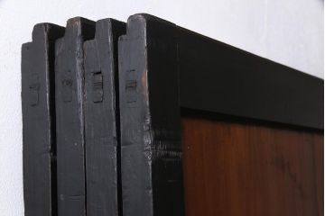 和製アンティーク　ヒノキ材　黒の縁がモダンな帯戸4枚セット(板戸、引戸、建具)
