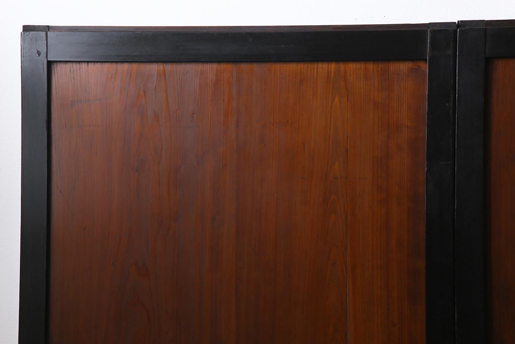 和製アンティーク　ヒノキ材　黒の縁がモダンな帯戸4枚セット(板戸、引戸、建具)