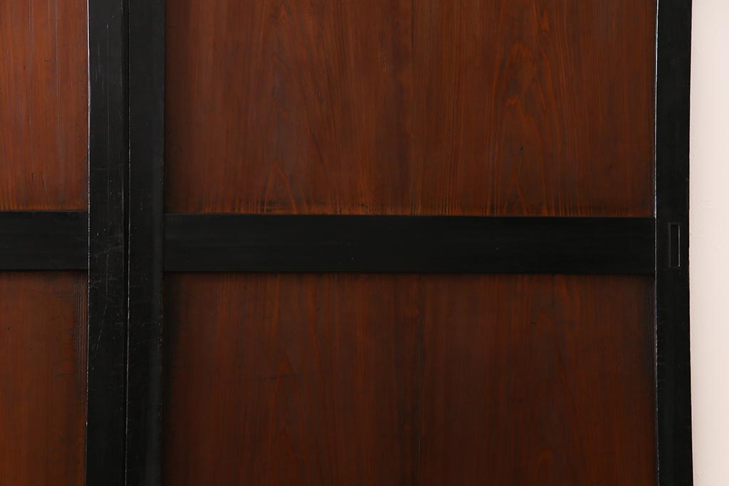 和製アンティーク　ヒノキ材　黒の縁がモダンな帯戸4枚セット(板戸、引戸、建具)