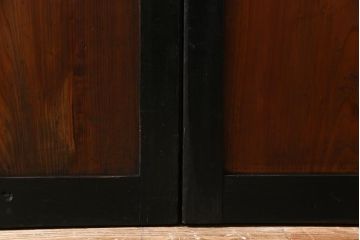 和製アンティーク　ヒノキ材　黒の縁がモダンな帯戸4枚セット(板戸、引戸、建具)
