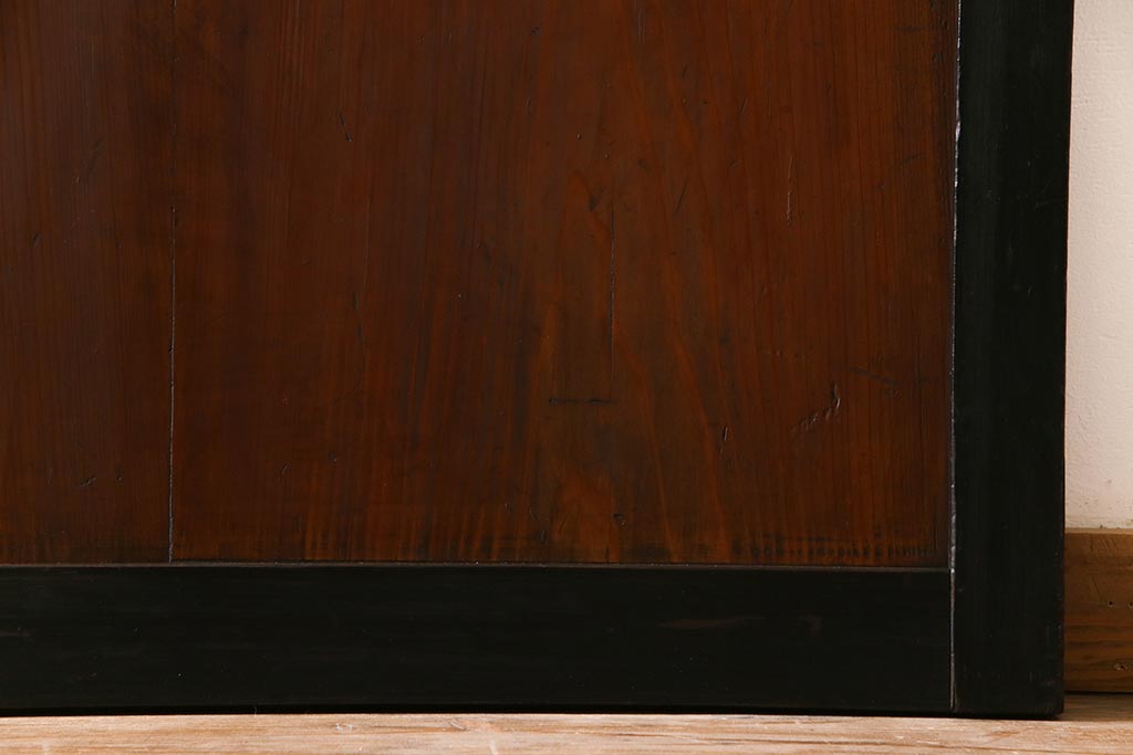 和製アンティーク　ヒノキ材　黒の縁がモダンな帯戸4枚セット(板戸、引戸、建具)