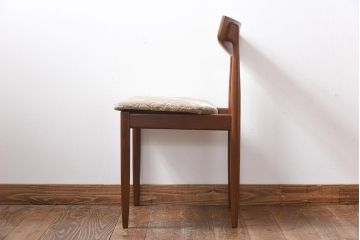 ヴィンテージ家具　北欧ビンテージ　チーク材　優しげでぬくもり溢れる佇まいが魅力のチェア(ダイニングチェア、ワークチェア)