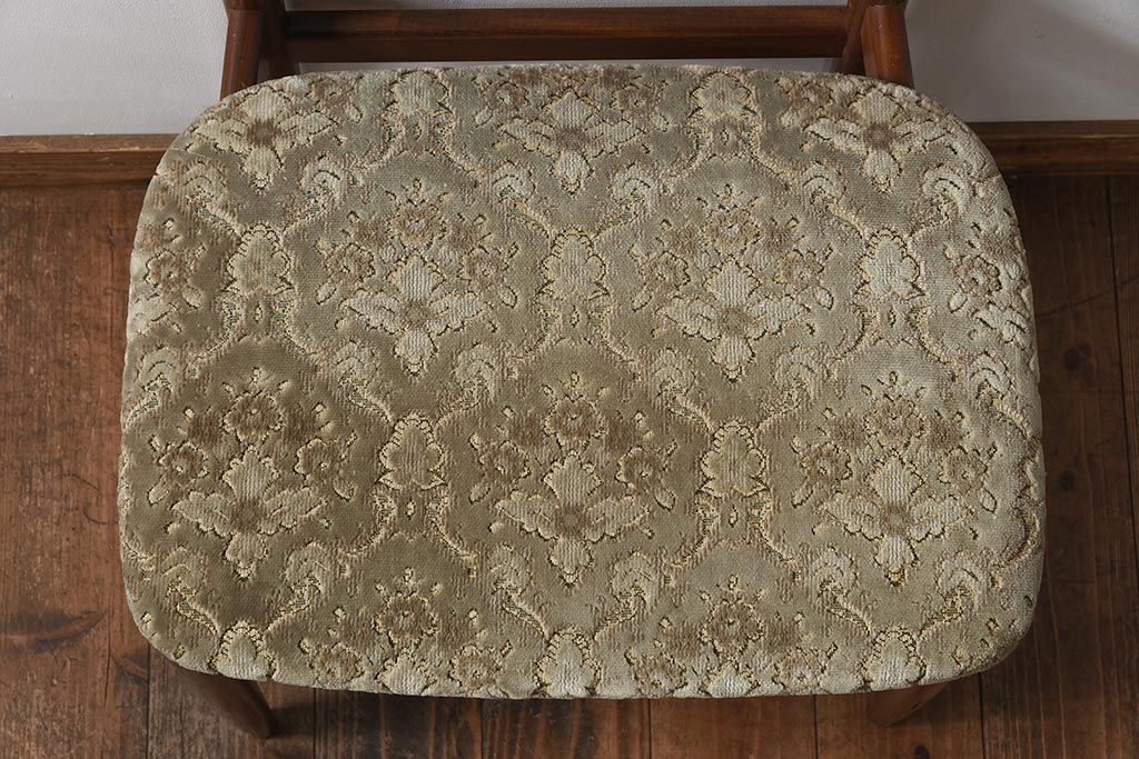 ヴィンテージ家具　北欧ビンテージ　チーク材　優しげでぬくもり溢れる佇まいが魅力のチェア(ダイニングチェア、ワークチェア)(1)