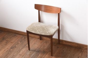 ヴィンテージ家具　北欧ビンテージ　チーク材　優しげでぬくもり溢れる佇まいが魅力のチェア(ダイニングチェア、ワークチェア)(1)
