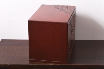 アンティーク家具　和製アンティーク　鎌倉彫・在銘　躍動感のある波の図が彫られた小引き出し(小物収納、卓上収納)