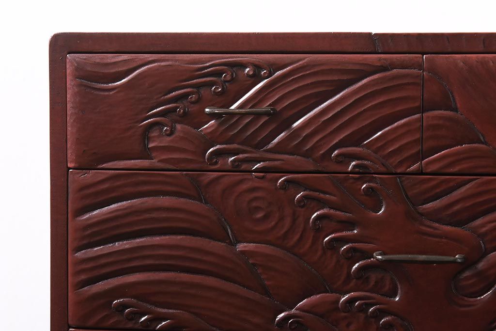 アンティーク家具　和製アンティーク　鎌倉彫・在銘　躍動感のある波の図が彫られた小引き出し(小物収納、卓上収納)