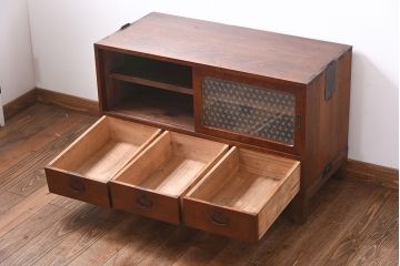 和製アンティーク　ラフジュオリジナルガラス　前面ケヤキ材　和の趣溢れる漆塗りのローボード(収納棚)