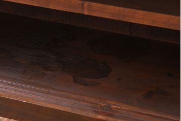 レトロ家具　和製アンティーク　前面ヒノキ材　レトロな和の雰囲気を醸し出す戸棚(収納棚)