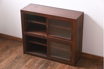 レトロ家具　和製アンティーク　前面ヒノキ材　レトロな和の雰囲気を醸し出す戸棚(収納棚)