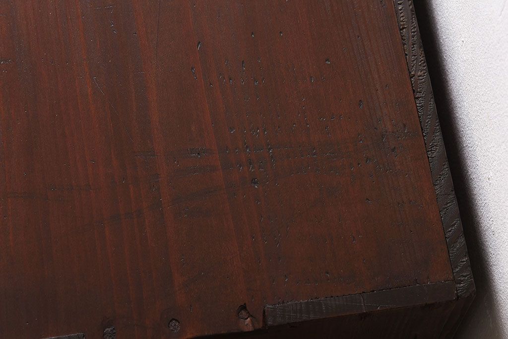 レトロ家具　和製アンティーク　前面ヒノキ材　レトロな和の雰囲気を醸し出す戸棚(収納棚)