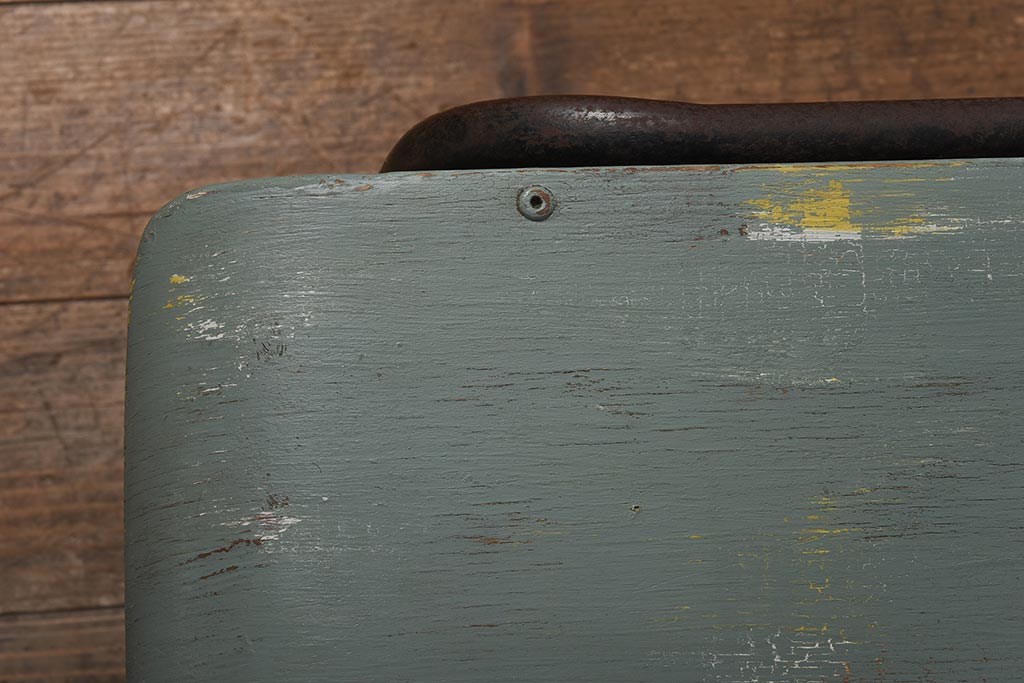 ヴィンテージ家具　ヨーロッパビンテージ　ペイント　シャビーな雰囲気がお洒落なスクールチェア(椅子、鉄脚チェア)