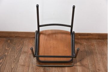 ヴィンテージ家具　ヨーロッパビンテージ　ペイント　シャビーな雰囲気がお洒落なスクールチェア(椅子、鉄脚チェア)