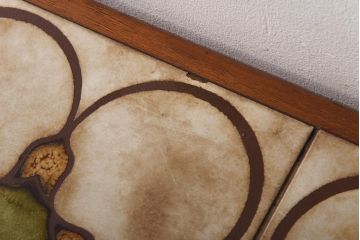 ヴィンテージ家具　北欧ビンテージ　フラワーモチーフのタイルが可愛らしいネストテーブル(サイドテーブル、カフェテーブル)