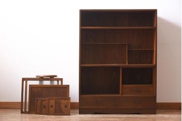 昭和初期　前面ケヤキ材　木の温もり溢れるラフジュオリジナルガラス入り戸棚(収納棚、茶
棚)