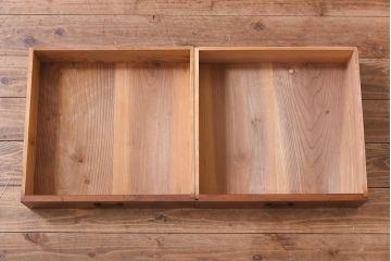 昭和初期　前面ケヤキ材　木の温もり溢れるラフジュオリジナルガラス入り戸棚(収納棚、茶
棚)