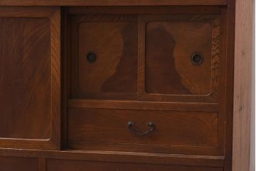 昭和初期　前面ケヤキ材　木の温もり溢れるラフジュオリジナルガラス入り戸棚(収納棚、茶
棚)