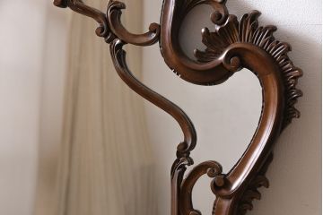 アンティーク雑貨　フランスビンテージ　ウォールナット材　緻密なデザインが見事な特大ウォールミラー(壁掛け鏡)