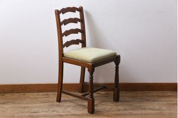 アンティーク家具　イギリスアンティーク　オーク材　背もたれのデザインが特徴的なチェア(ダイニングチェア、ワークチェア、椅子)