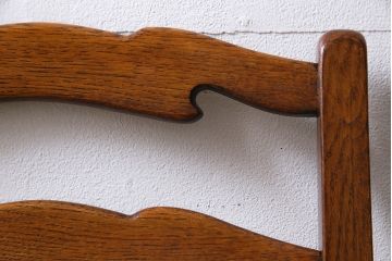 アンティーク家具　イギリスアンティーク　オーク材　背もたれのデザインが特徴的なチェア(ダイニングチェア、ワークチェア、椅子)