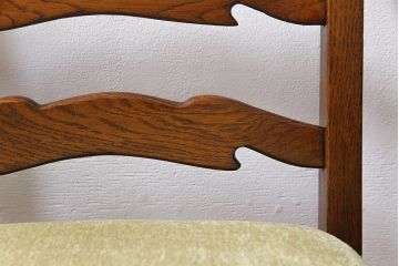 アンティーク家具　イギリスアンティーク　オーク材　背もたれのデザインが特徴的なチェア(ダイニングチェア、ワークチェア、椅子)