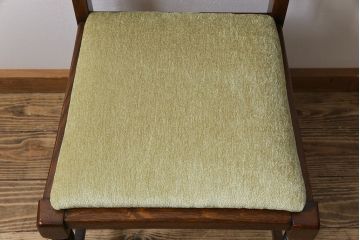 アンティーク家具　イギリスアンティーク　オーク材　背もたれのデザインが特徴的なチェア(ダイニングチェア、ワークチェア、椅子)