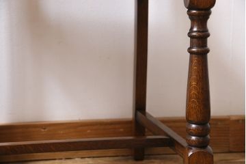 アンティーク家具　イギリスアンティーク　オーク材　背もたれのデザインが特徴的なチェア(ダイニングチェア、ワークチェア、椅子)