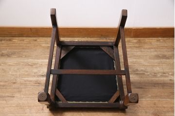 アンティーク家具　イギリスアンティーク　オーク材　背もたれのデザインが特徴的なチェア(ダイニングチェア、ワークチェア、椅子)